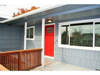 1445 8th Ave SW, Albany, OR 97321 - photo 2