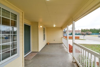 2012 Hickory Dr, Nampa, ID 83686 - photo 4