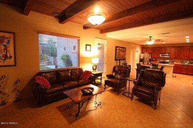 FamilyRoom2