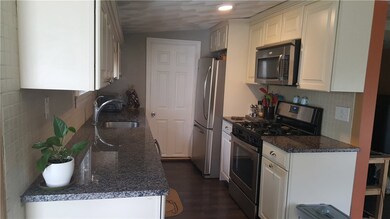 285 Lake Shore Dr, Warwick, RI 02889 - photo 3