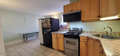 135 Division St unit 1, Saratoga Springs, NY 12866 - photo 2