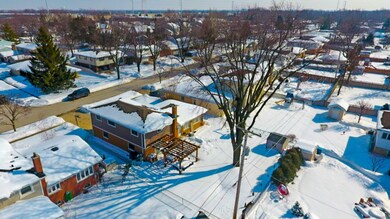 unlisted-address, Elmhurst, IL 60126 - photo 3