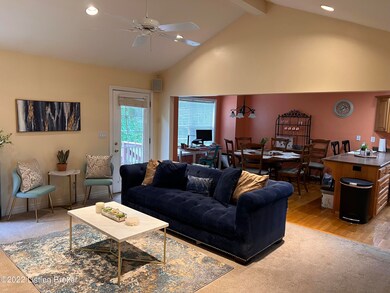 576 Helmwood Cir, Mount Washington, KY 40047 - photo 6