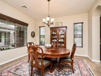 005_Formal Dining