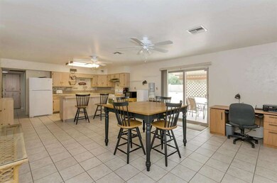 7 Dining Room & Kitchen