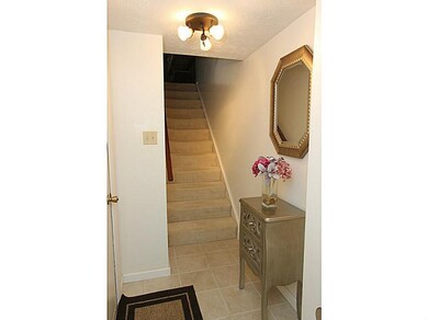 Entry/Foyer.