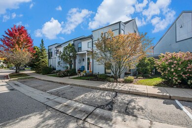 2130 New Town Dr NE unit 21, Grand Rapids, MI 49525 - photo 2