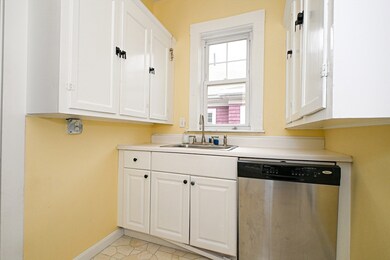 226 Winchester St unit 2, Brookline, MA 02446 - photo 4