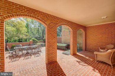 8306 Turnberry Ct, Potomac, MD 20854 - photo 4