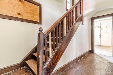 829 Gilbert St 06