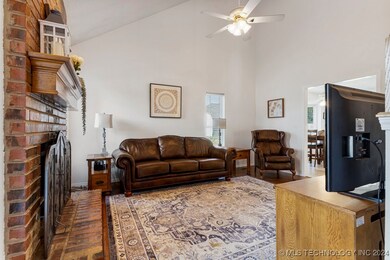 1305 S 35th St, Broken Arrow, OK 74014 - photo 5