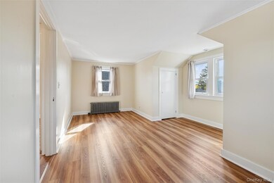 374376 Marcy Ave, Riverhead, NY 11901 - photo 5