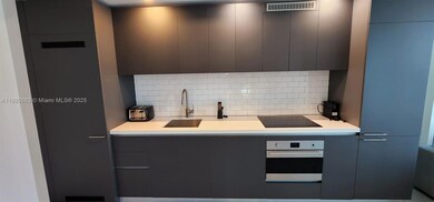 227 NE 2nd St unit 2907, Miami, FL 33132 - photo 5