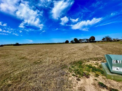 415 Clubhouse Dr, Corsicana, TX 75109 - photo 4