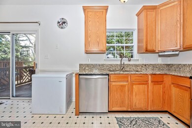 7147 Ladd Cir, Frederick, MD 21703 - photo 7