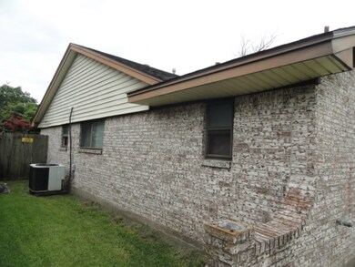 9750 Santa Monica Blvd, Houston, TX 77089 - photo 3