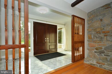 13009 Heil Manor Dr, Reisterstown, MD 21136 - photo 3