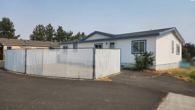 260 NW Golden Hills Dr unit 2, Pullman, WA 99163 - photo 2