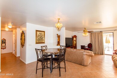 05 Dining Room