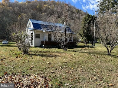 754 Gooseberry Rd, Hyndman, PA 15545 - photo 2