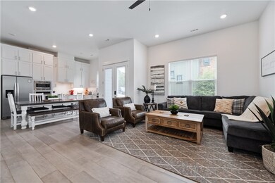 158 E South St, Fayetteville, AR 72701 - photo 5