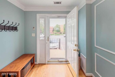 209 Locust St SE unit IR, Vienna, VA 22180 - photo 3