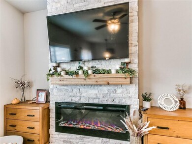 2434 River Meadows Dr, Des Moines, IA 50320 - photo 5