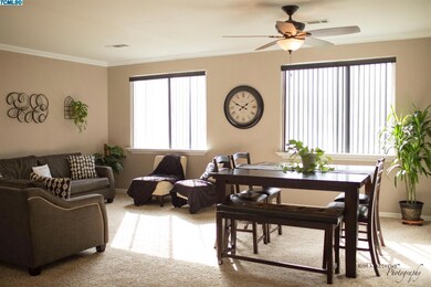 643 N Maurer St, Porterville, CA 93257 - photo 6