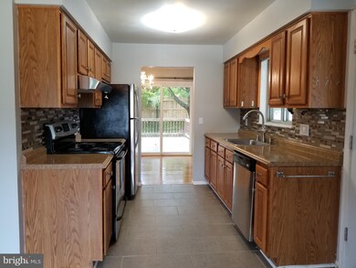 15403 Calshot Ct, Laurel, MD 20707 - photo 7