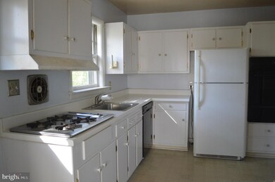 2338 N Oak St, Falls Church, VA 22046 - photo 5