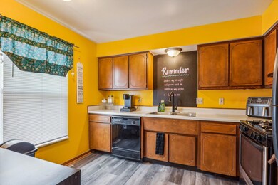 10-web-or-mls-1595-mcnaughten-rd
