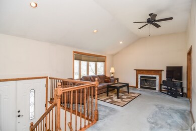 105 Temple Dr, Methuen, MA 01844 - photo 4