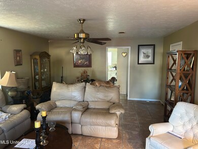 356 Walnut St, Canton, MS 39046 - photo 2