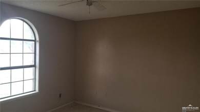 2205 Kimberly Ln unit B, Edinburg, TX 78541 - photo 4