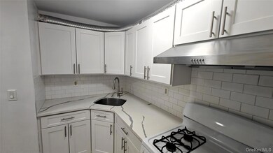 66-04 Grand Central Pkwy, Forest Hills, NY 11375 - photo 4