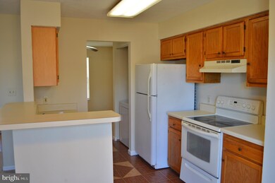 569 Cromwell Ct, Culpeper, VA 22701 - photo 2