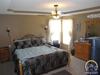 7732 SW 26th St, Topeka, KS 66614 - photo 6