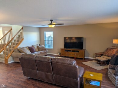 10414 Bicknell Cir, Fishers, IN 46038 - photo 6