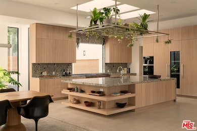 410 Doheny Rd, Beverly Hills, CA 90210 - photo 4