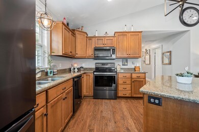 601 Charles-14