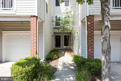 13056 Marcey Creek Rd, Herndon, VA 20171 - photo 2