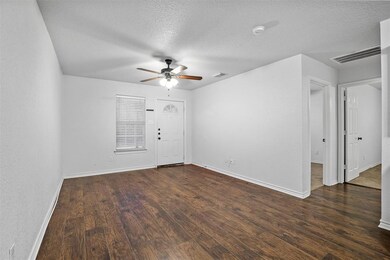 312 Smith St, Bonham, TX 75418 - photo 4