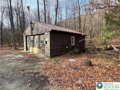 1433 Deer Path Dr, Walnutport, PA 18088 - photo 7