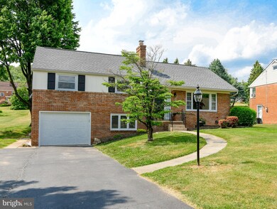 206 W 39th St, Reading, PA 19606 - photo 3