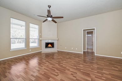 10002 Forest Spring Ln, Pearland, TX 77584 - photo 3