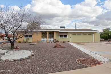10527 W Caron Dr, Sun City, AZ 85351 - photo 2