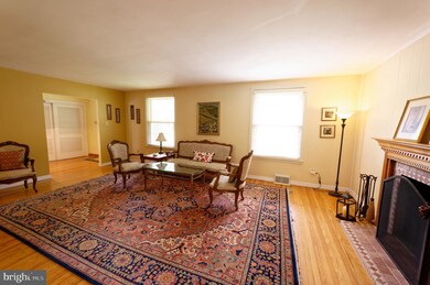 1727 Sherwood Cir, Villanova, PA 19085 - photo 5