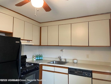 10 Laurel Place unit A, Eatontown, NJ 07724 - photo 4