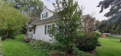 724 N Loomis St, Naperville, IL 60563 - photo 4
