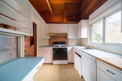 107 Brownell Ave, New Bedford, MA 02740 - photo 3